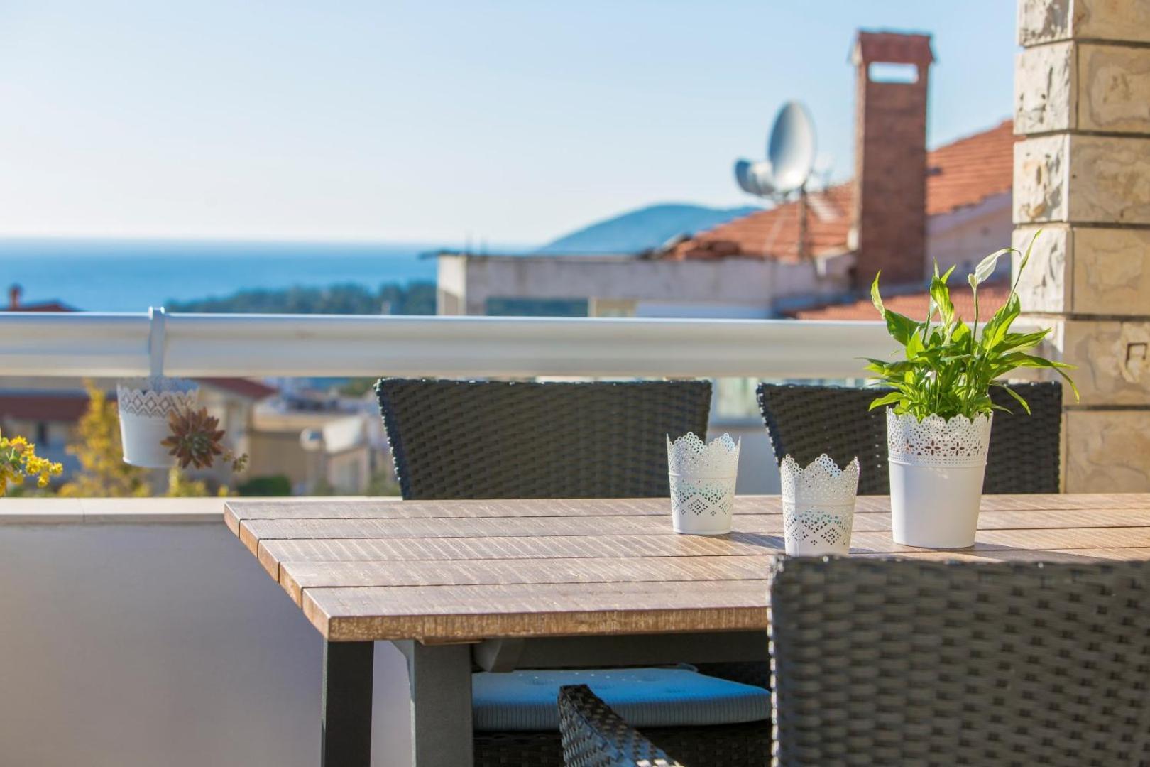 Peaceful Apartment With Beautiful View Χβαρ Εξωτερικό φωτογραφία