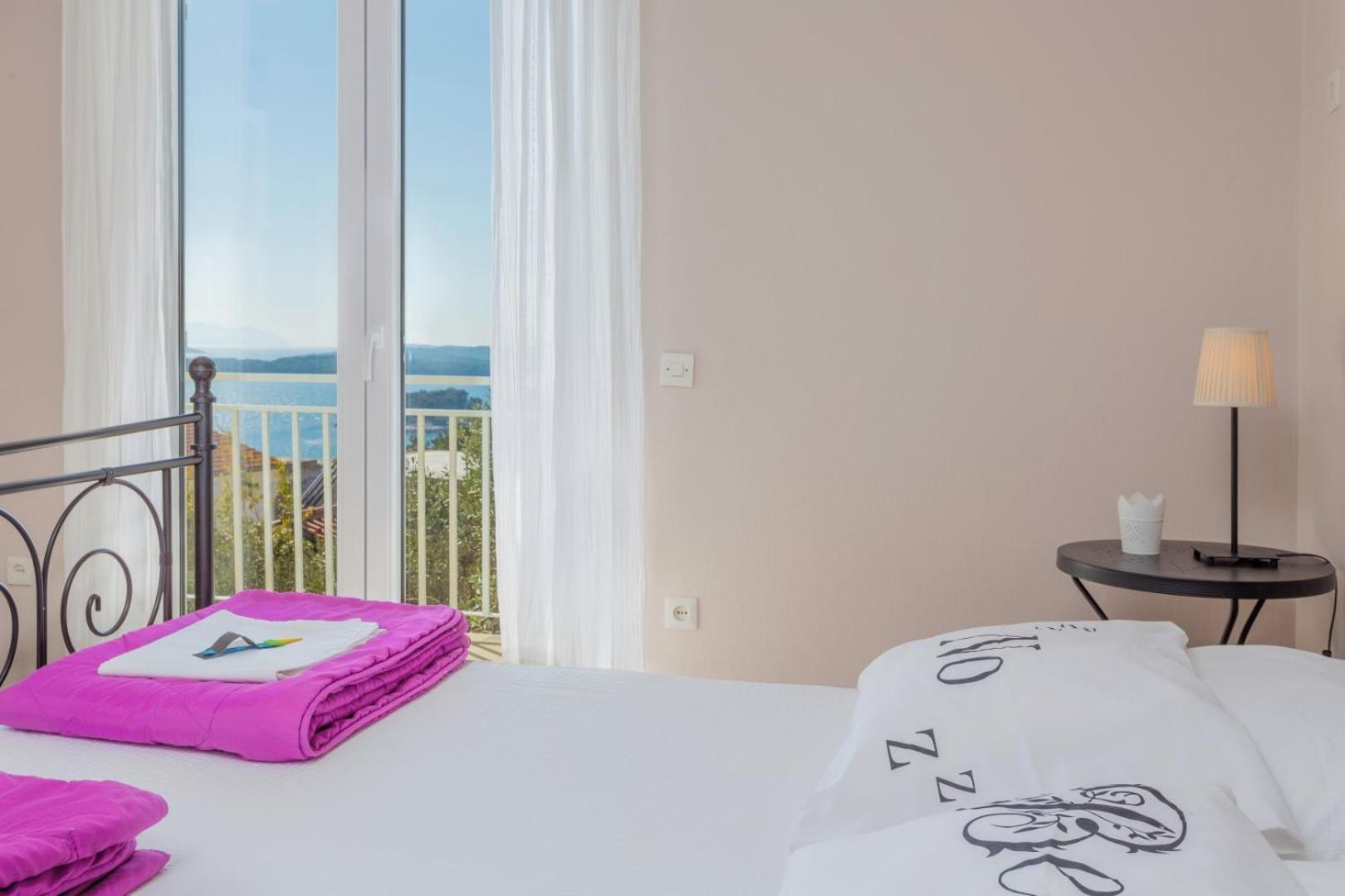 Peaceful Apartment With Beautiful View Χβαρ Εξωτερικό φωτογραφία