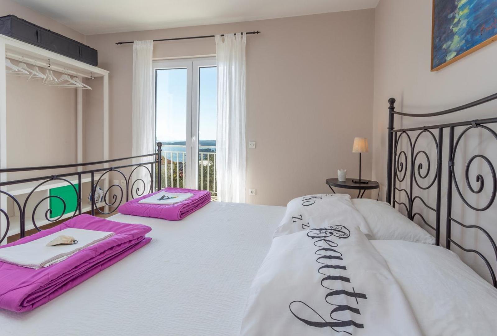 Peaceful Apartment With Beautiful View Χβαρ Εξωτερικό φωτογραφία