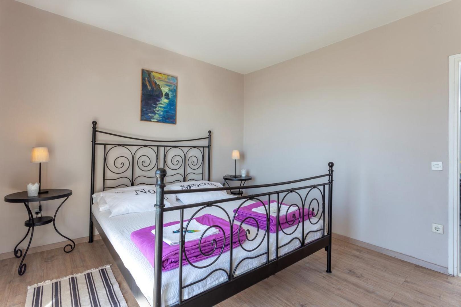 Peaceful Apartment With Beautiful View Χβαρ Εξωτερικό φωτογραφία