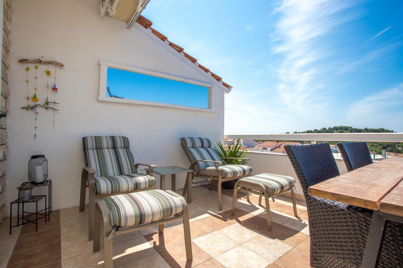 Peaceful Apartment With Beautiful View Χβαρ Εξωτερικό φωτογραφία
