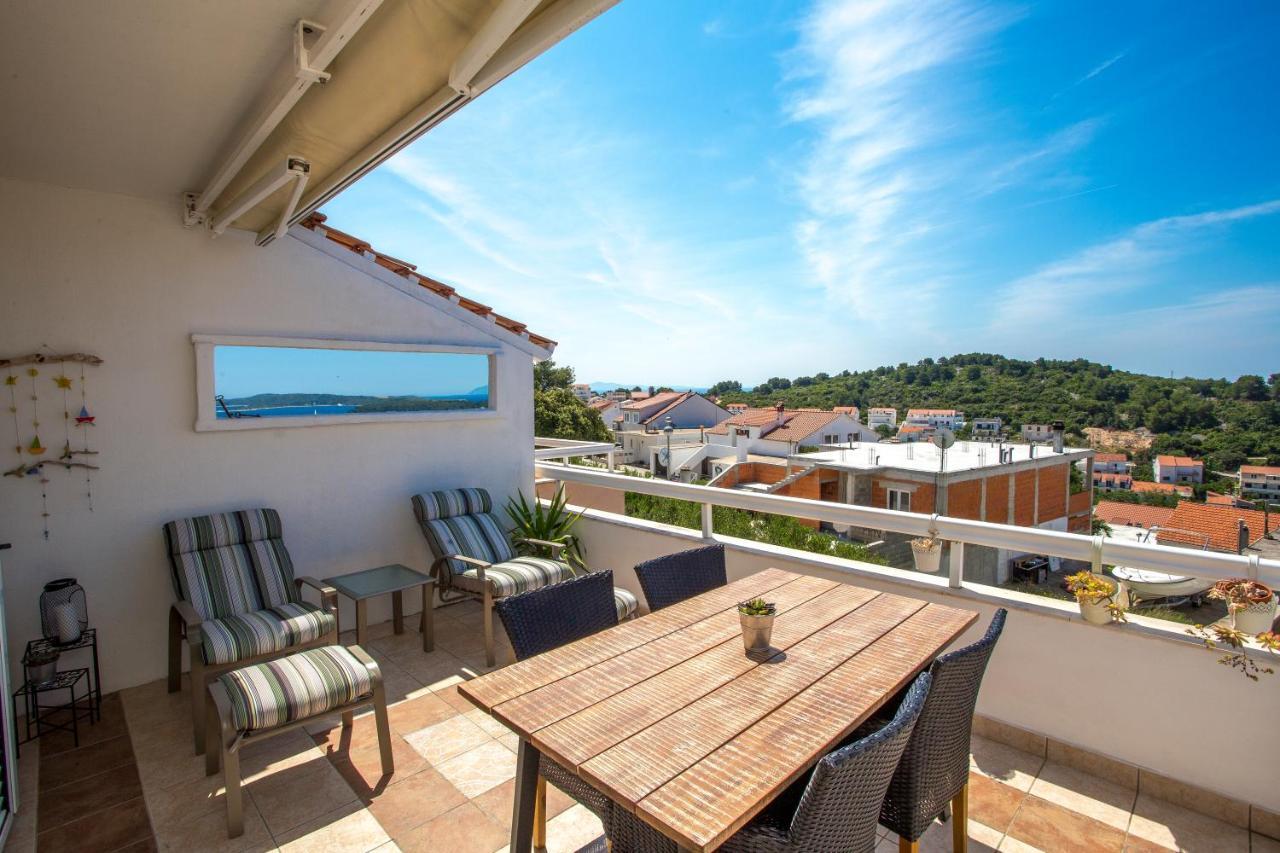 Peaceful Apartment With Beautiful View Χβαρ Εξωτερικό φωτογραφία