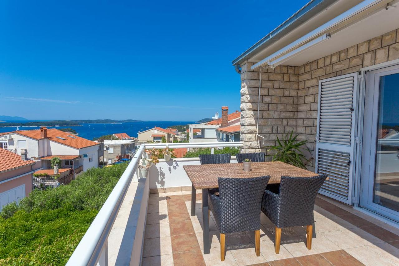 Peaceful Apartment With Beautiful View Χβαρ Εξωτερικό φωτογραφία